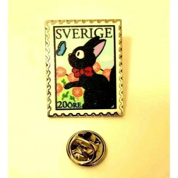 Kiki's Delivery Service Kitty Hot Enamel Pin - Picture 1 of 2